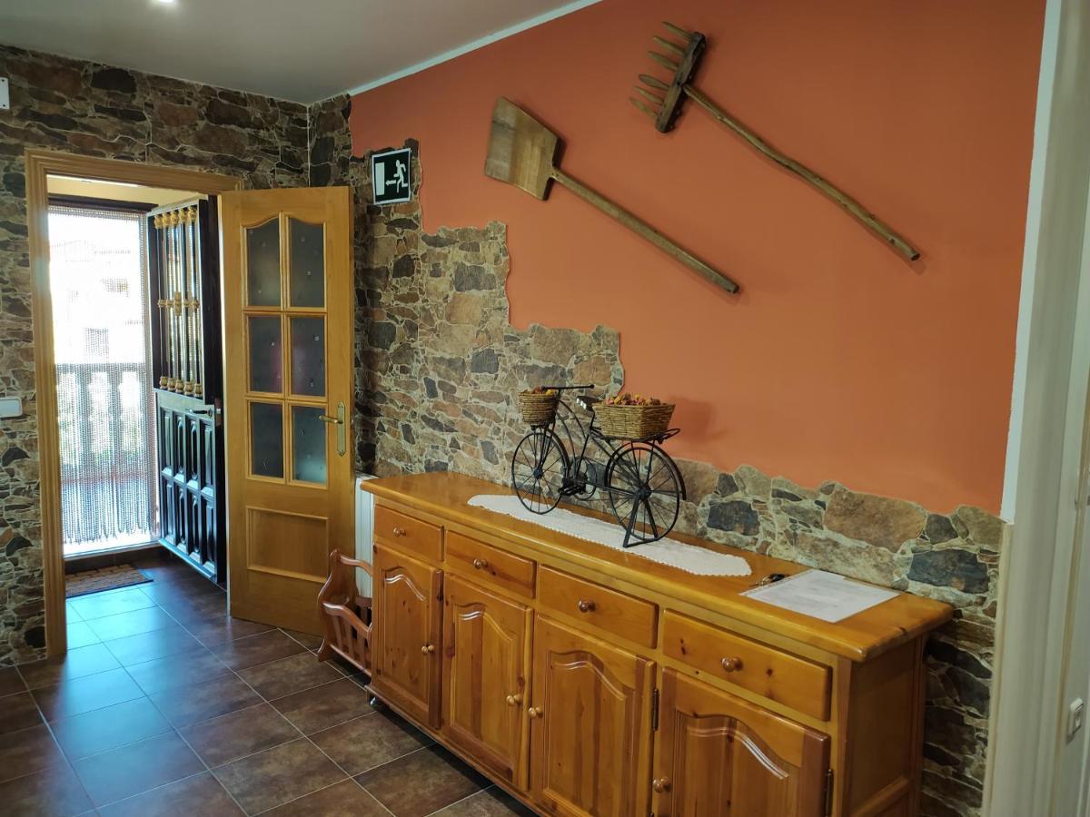Casa Rural Mi Descanso Valdefuentes de Sangusín エクステリア 写真