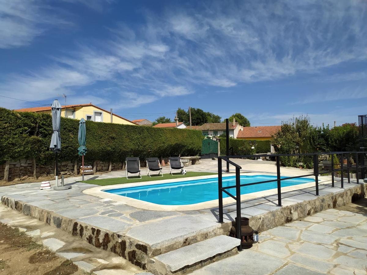 Casa Rural Mi Descanso Valdefuentes de Sangusín エクステリア 写真