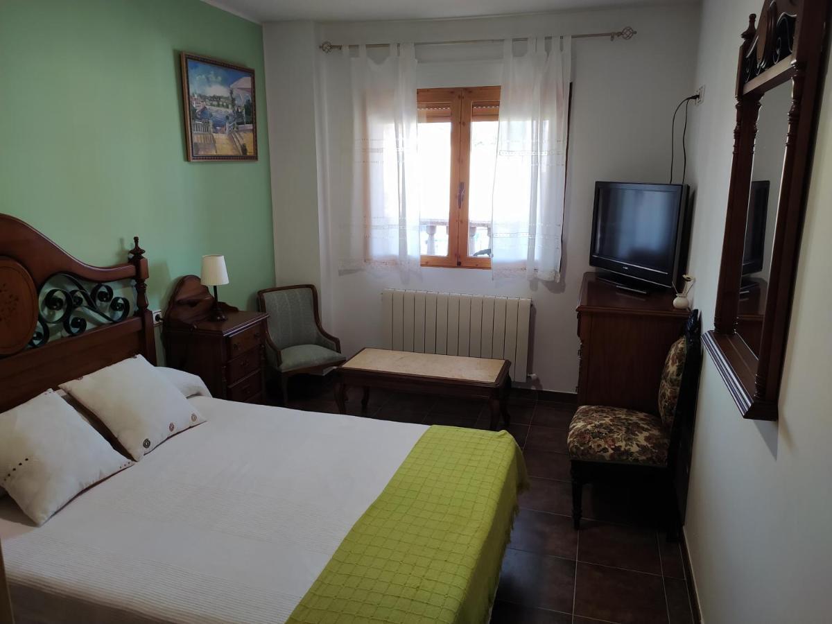 Casa Rural Mi Descanso Valdefuentes de Sangusín エクステリア 写真