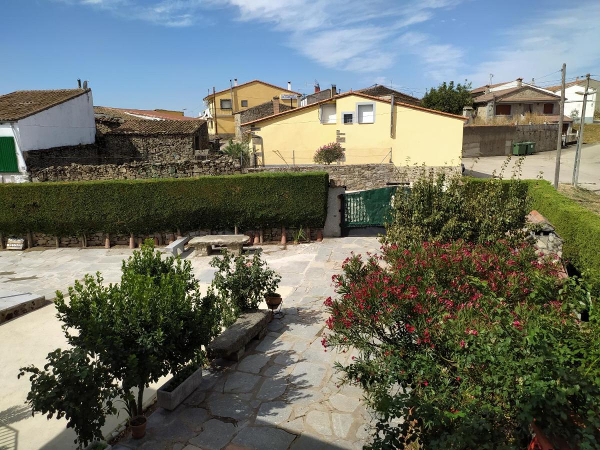 Casa Rural Mi Descanso Valdefuentes de Sangusín エクステリア 写真