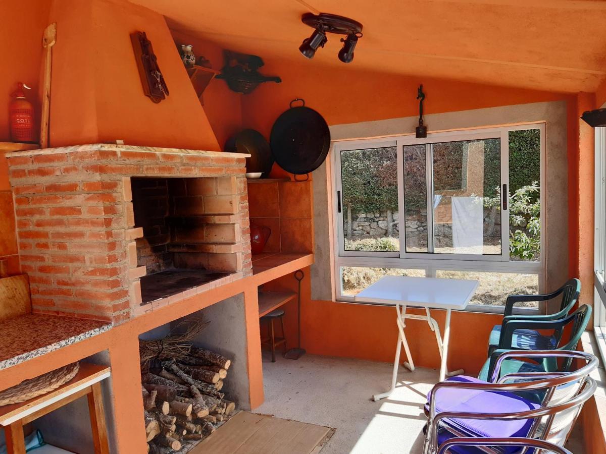 Casa Rural Mi Descanso Valdefuentes de Sangusín エクステリア 写真